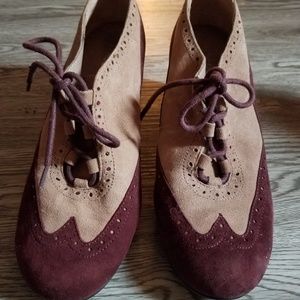 8 1/2  2 tone brown tan wedge